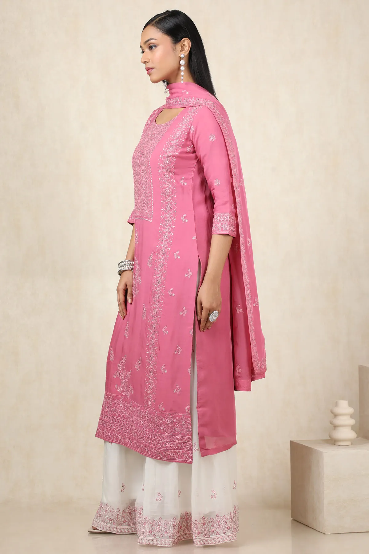Women Pink Organza Sequined Embroidered Suit Set With Dupatta - Image 7