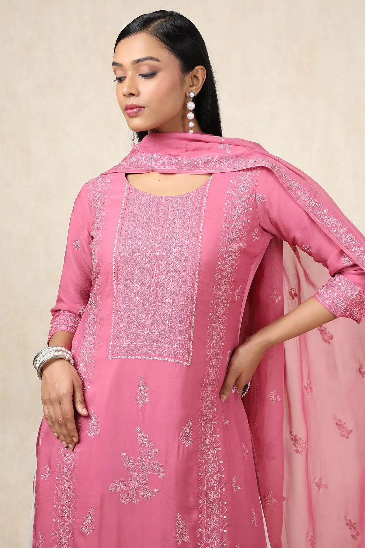 Women Pink Organza Sequined Embroidered Suit Set With Dupatta - Image 3