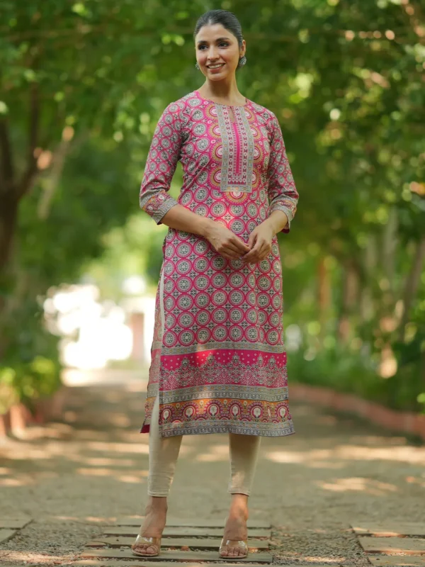 Women Pink Printed Crepe Straight Kurta - Image 5
