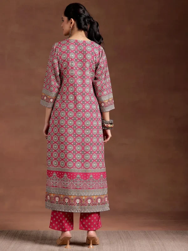 Women Pink Printed Crepe Straight Kurta - Image 6