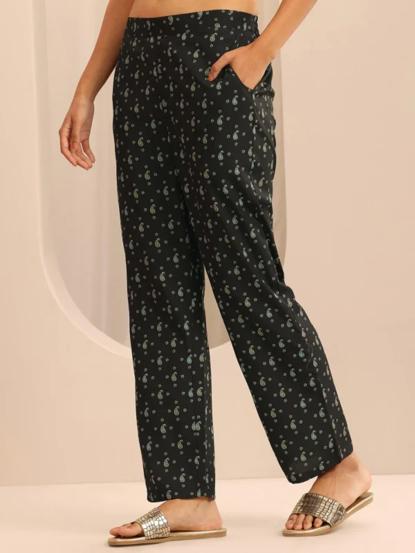 Women Black Printed Poly Crepe Straight Kurta Set - Image 4