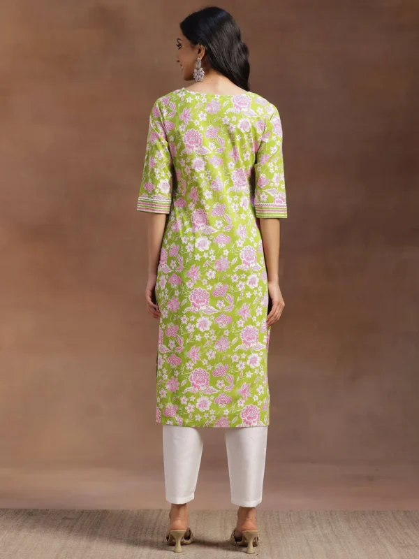 Women Green Printed Cotton Straight Kurta - Image 6