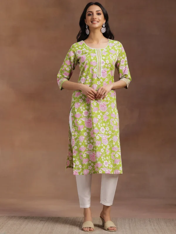 Women Green Printed Cotton Straight Kurta - Image 5