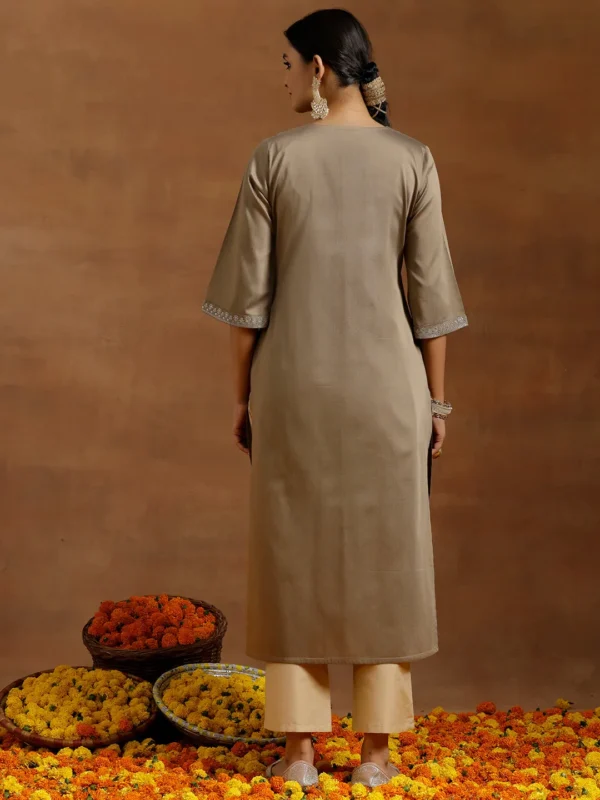 Women Gold Embroidered Silk Straight Kurta - Image 5