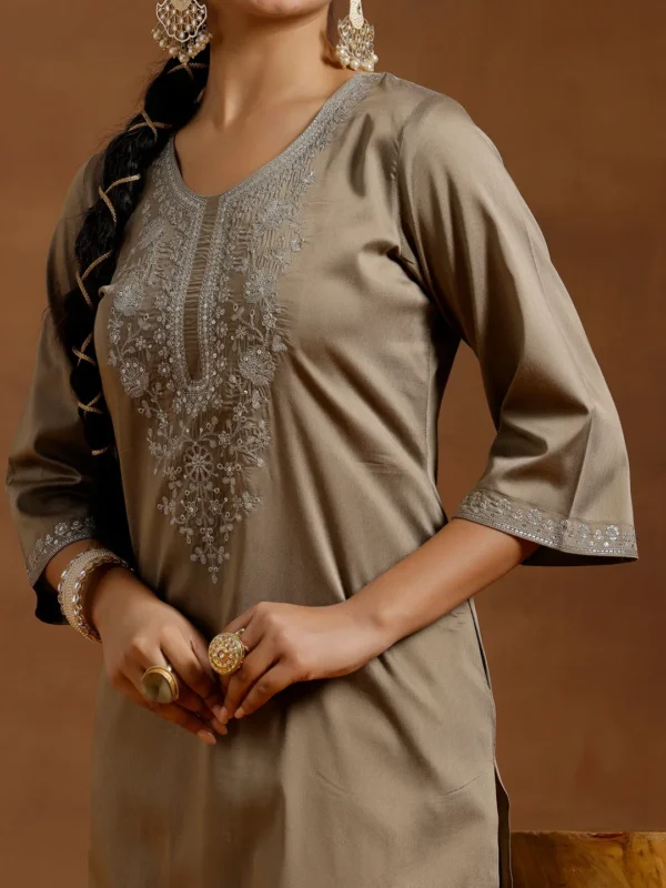 Women Gold Embroidered Silk Straight Kurta - Image 2