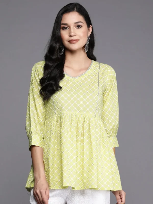 Women Green Printed Cotton Straight Kurti - Image 3